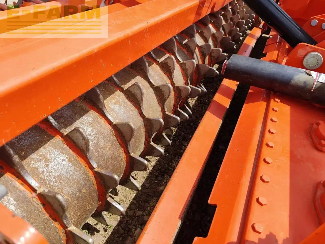 Maschio rapido dmr 3000 + nina 300 - Combiné de semis: photos 4 Maschio rapido dmr 3000 + nina 300 - Combiné de semis: photos 4