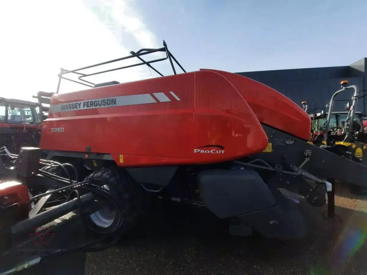 Massey Ferguson 2260 tc - Presse à balles cubiques: photos 1 Massey Ferguson 2260 tc - Presse à balles cubiques: photos 1