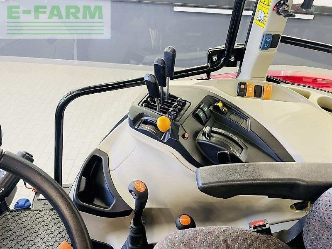 Tracteur agricole Massey Ferguson 4709 m dyna-2 essential: photos 17