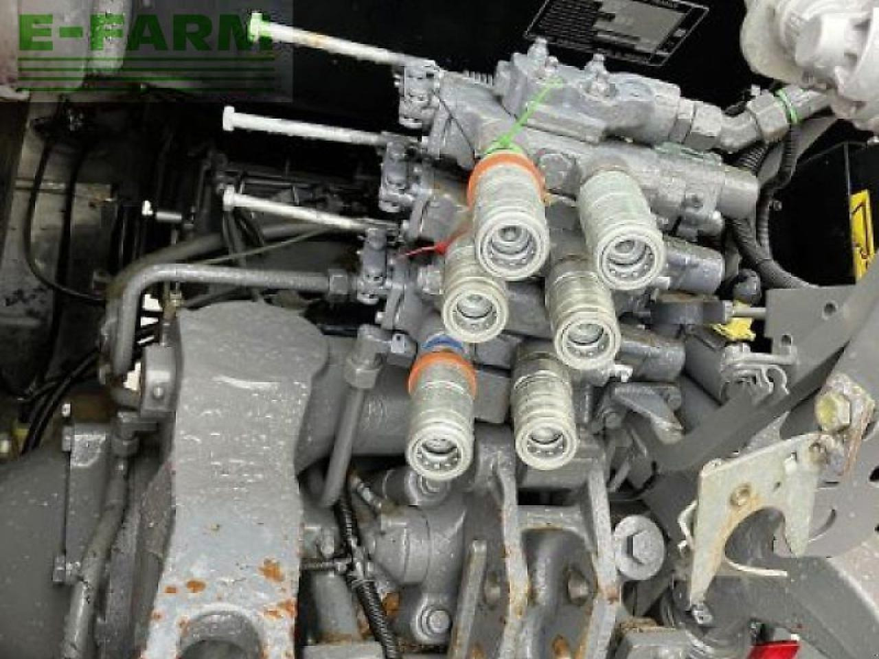 Massey Ferguson 5440 dyna 4 - Tracteur agricole: photos 5 Massey Ferguson 5440 dyna 4 - Tracteur agricole: photos 5