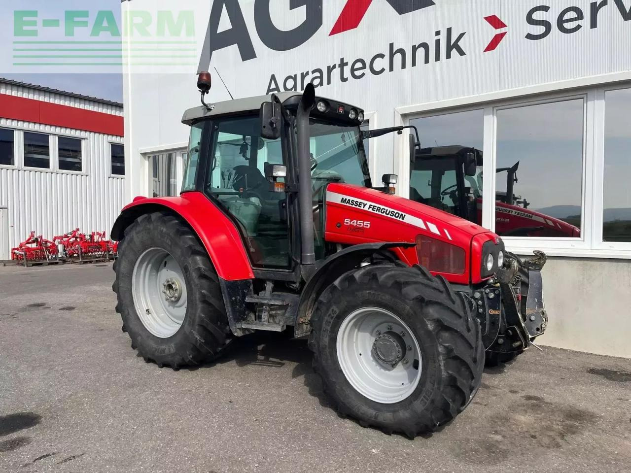 Massey Ferguson 5455-4 standard Standard - Tracteur agricole: photos 1 Massey Ferguson 5455-4 standard Standard - Tracteur agricole: photos 1