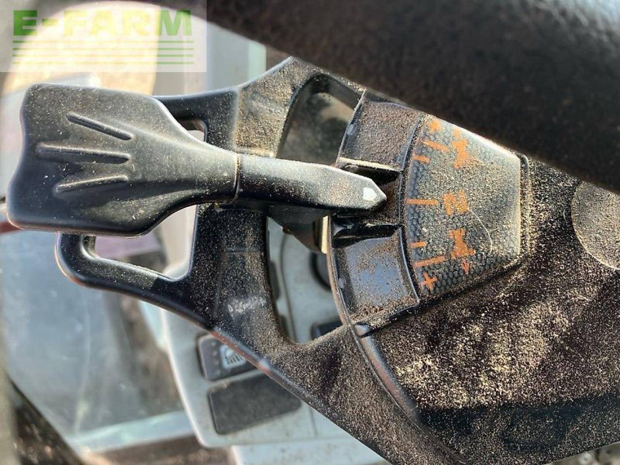 Massey Ferguson 5470 - Tracteur agricole: photos 4 Massey Ferguson 5470 - Tracteur agricole: photos 4