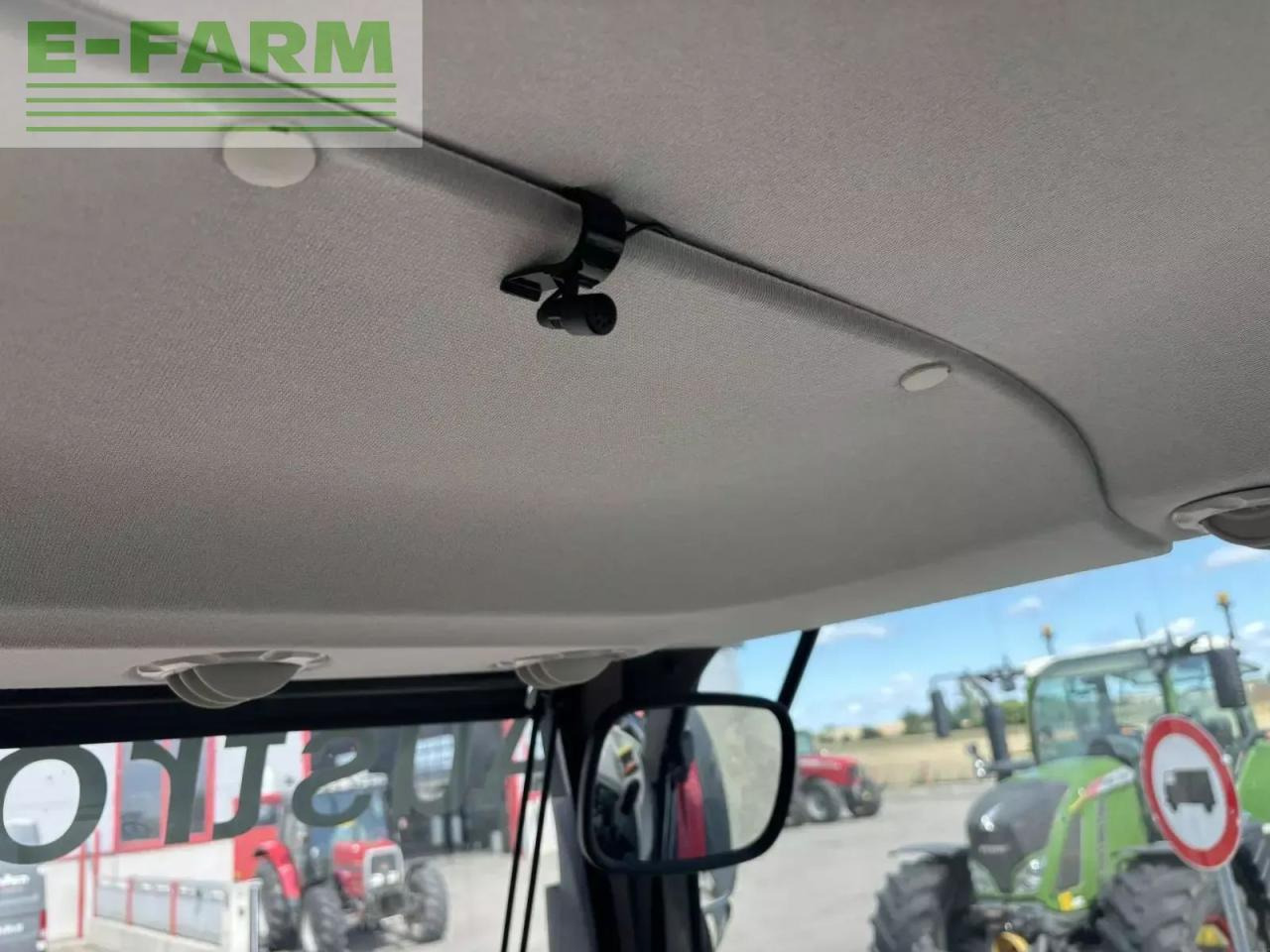 Tracteur agricole Massey Ferguson 5711 m dyna 4 comfort: photos 24