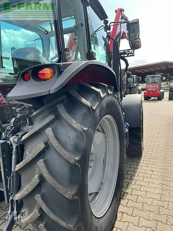 Tracteur agricole Massey Ferguson 5711m: photos 11