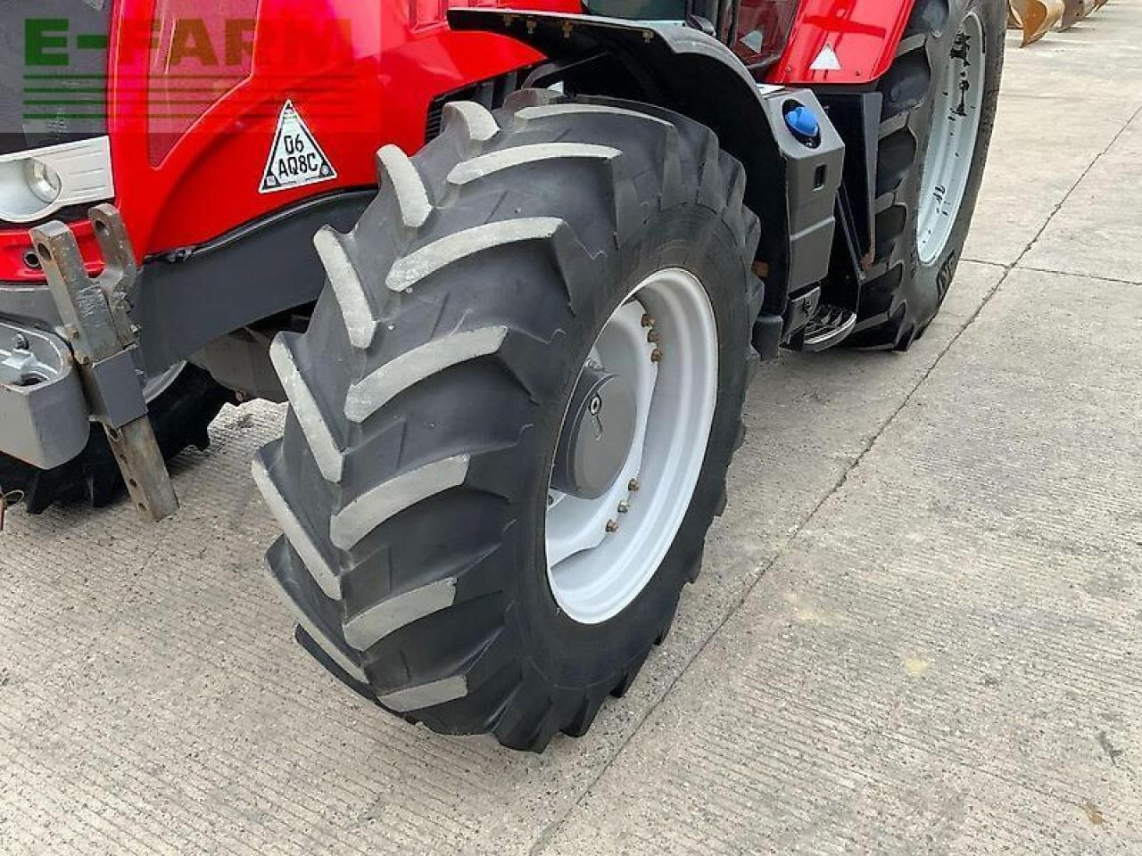 Tracteur agricole Massey Ferguson 6716s dyna 6 tractor (st24184): photos 12 Tracteur agricole Massey Ferguson 6716s dyna 6 tractor (st24184): photos 12