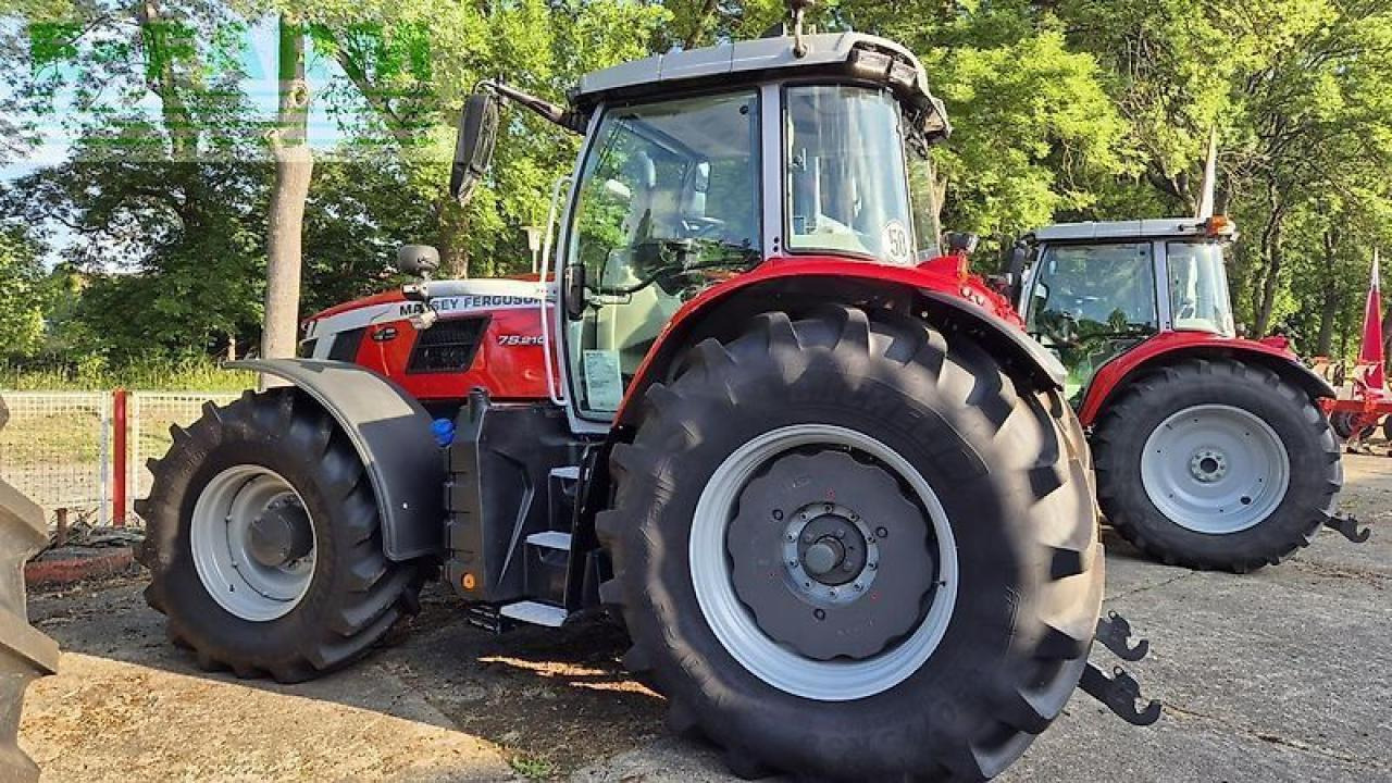 Massey Ferguson 7s.210 dyna-vt exclusive Exclusive - Tracteur agricole: photos 4 Massey Ferguson 7s.210 dyna-vt exclusive Exclusive - Tracteur agricole: photos 4