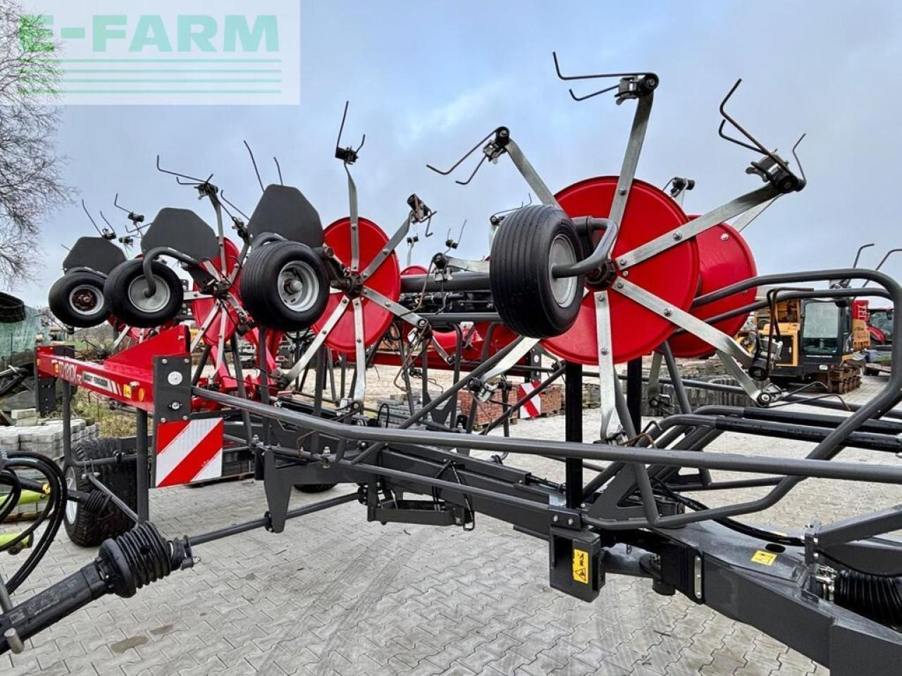 Massey Ferguson td 1310 x trc, wie neu ! - Faneuse: photos 4 Massey Ferguson td 1310 x trc, wie neu ! - Faneuse: photos 4