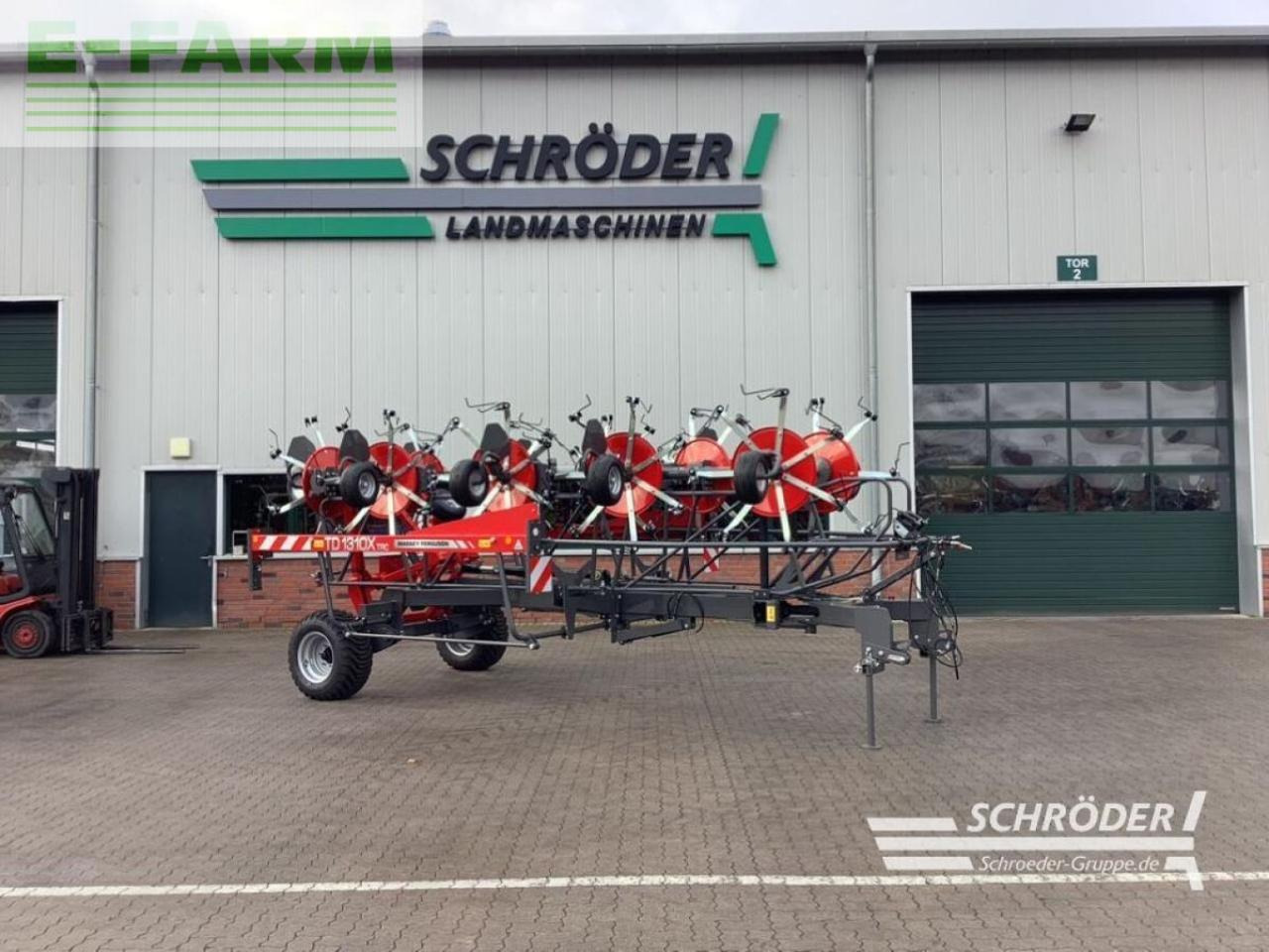 Massey Ferguson td 1310x trc (lotus 1250 t) - Faneuse: photos 1 Massey Ferguson td 1310x trc (lotus 1250 t) - Faneuse: photos 1