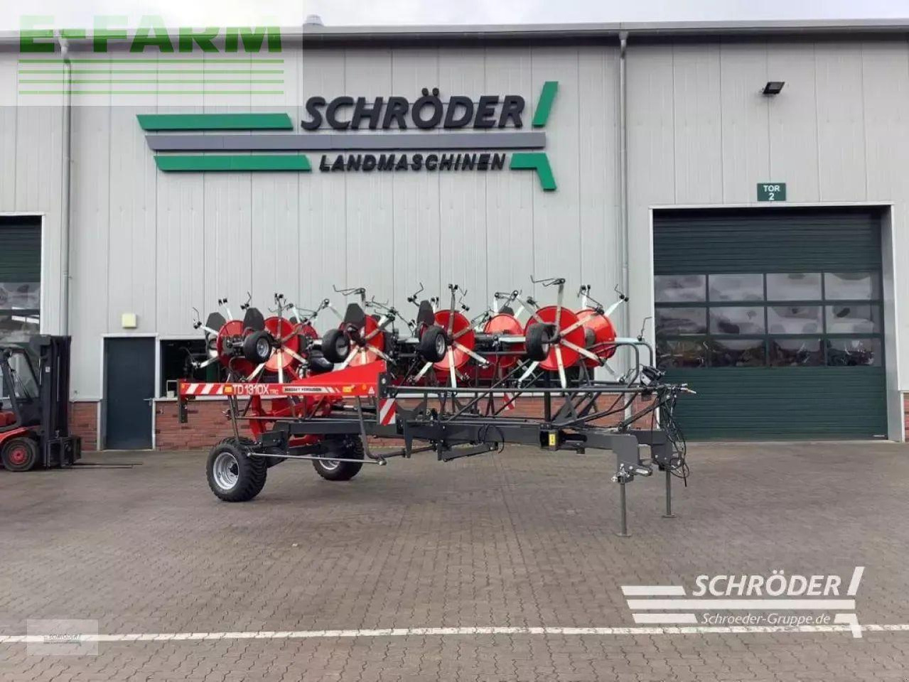 Massey Ferguson td 1310x trc (lotus 1250 t) - Faneuse: photos 1 Massey Ferguson td 1310x trc (lotus 1250 t) - Faneuse: photos 1