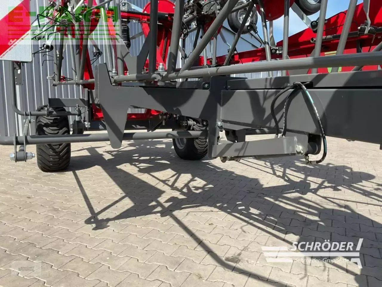 Massey Ferguson td 1310x trc (lotus 1250 t) - Faneuse: photos 2 Massey Ferguson td 1310x trc (lotus 1250 t) - Faneuse: photos 2