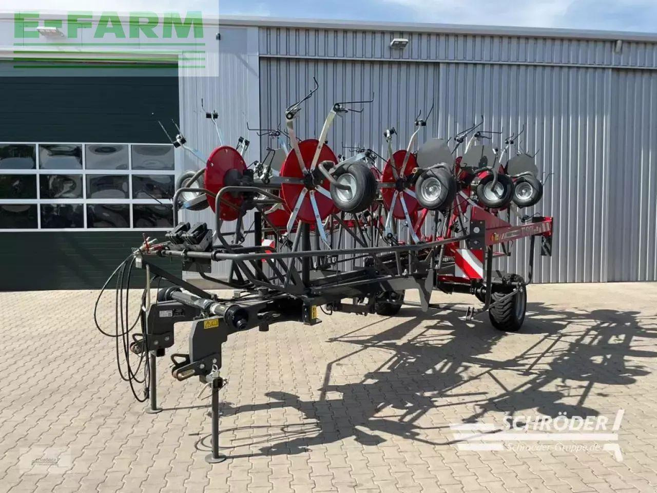 Massey Ferguson td 1310x trc (lotus 1250 t) - Faneuse: photos 1 Massey Ferguson td 1310x trc (lotus 1250 t) - Faneuse: photos 1