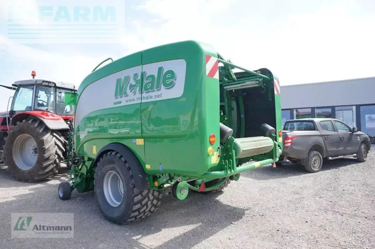 Mc Hale fusion 3 pro - Presse à balles cubiques: photos 2 Mc Hale fusion 3 pro - Presse à balles cubiques: photos 2