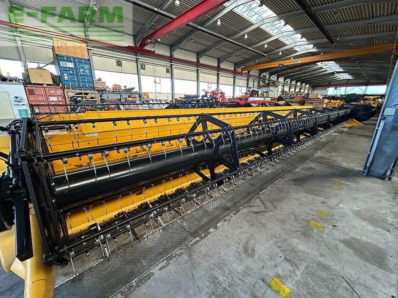 New Holland 760cg 12.5m/41 ft vf - Accessoire aux ensileuses: photos 1 New Holland 760cg 12.5m/41 ft vf - Accessoire aux ensileuses: photos 1