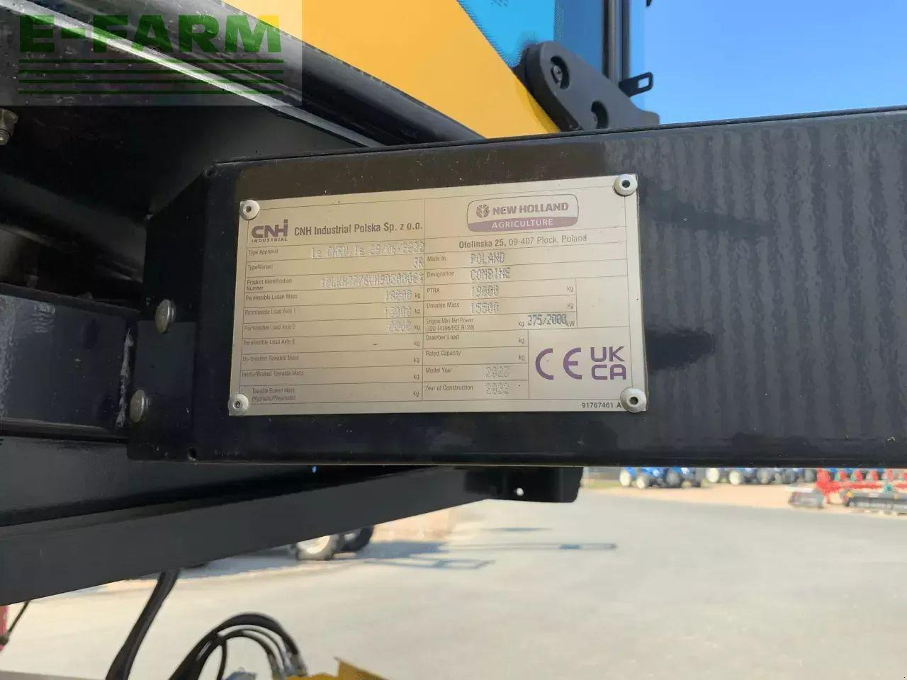 New Holland ch 7.70 stage 5 - Moissonneuse-batteuse: photos 3 New Holland ch 7.70 stage 5 - Moissonneuse-batteuse: photos 3