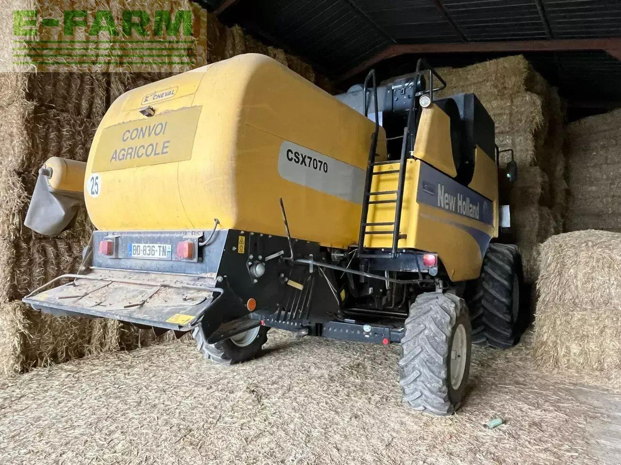 New Holland csx 7070 - Moissonneuse-batteuse: photos 3 New Holland csx 7070 - Moissonneuse-batteuse: photos 3