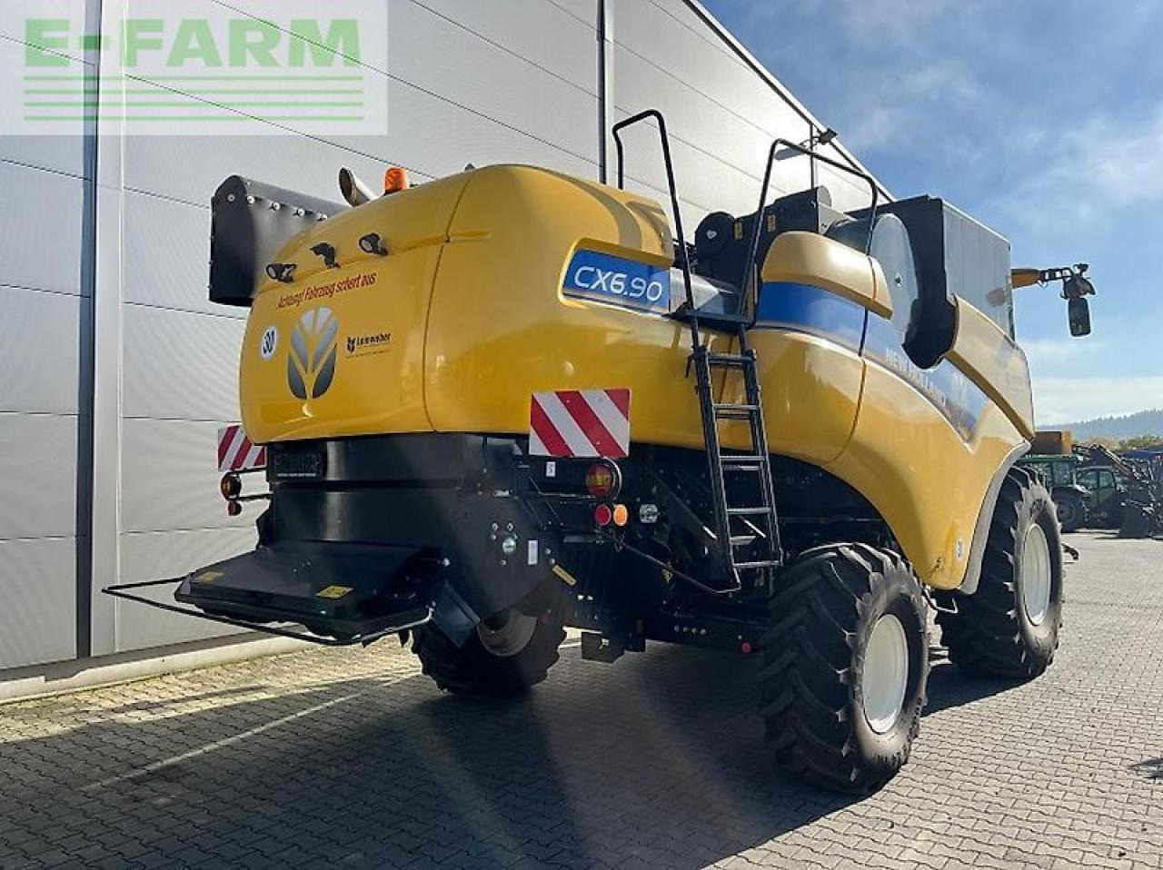 New Holland cx 6.90 - Moissonneuse-batteuse: photos 3 New Holland cx 6.90 - Moissonneuse-batteuse: photos 3