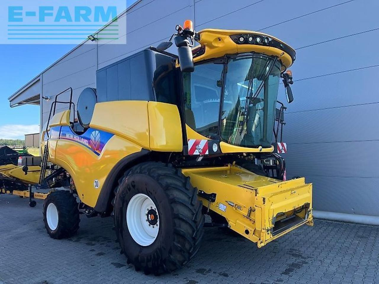 New Holland cx 6.90 - Moissonneuse-batteuse: photos 1 New Holland cx 6.90 - Moissonneuse-batteuse: photos 1