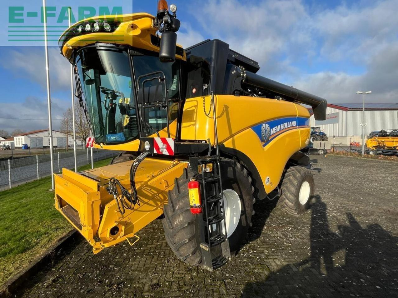 New Holland cx 6.90 schüttler + 25ft sw + sww - Moissonneuse-batteuse: photos 1 New Holland cx 6.90 schüttler + 25ft sw + sww - Moissonneuse-batteuse: photos 1