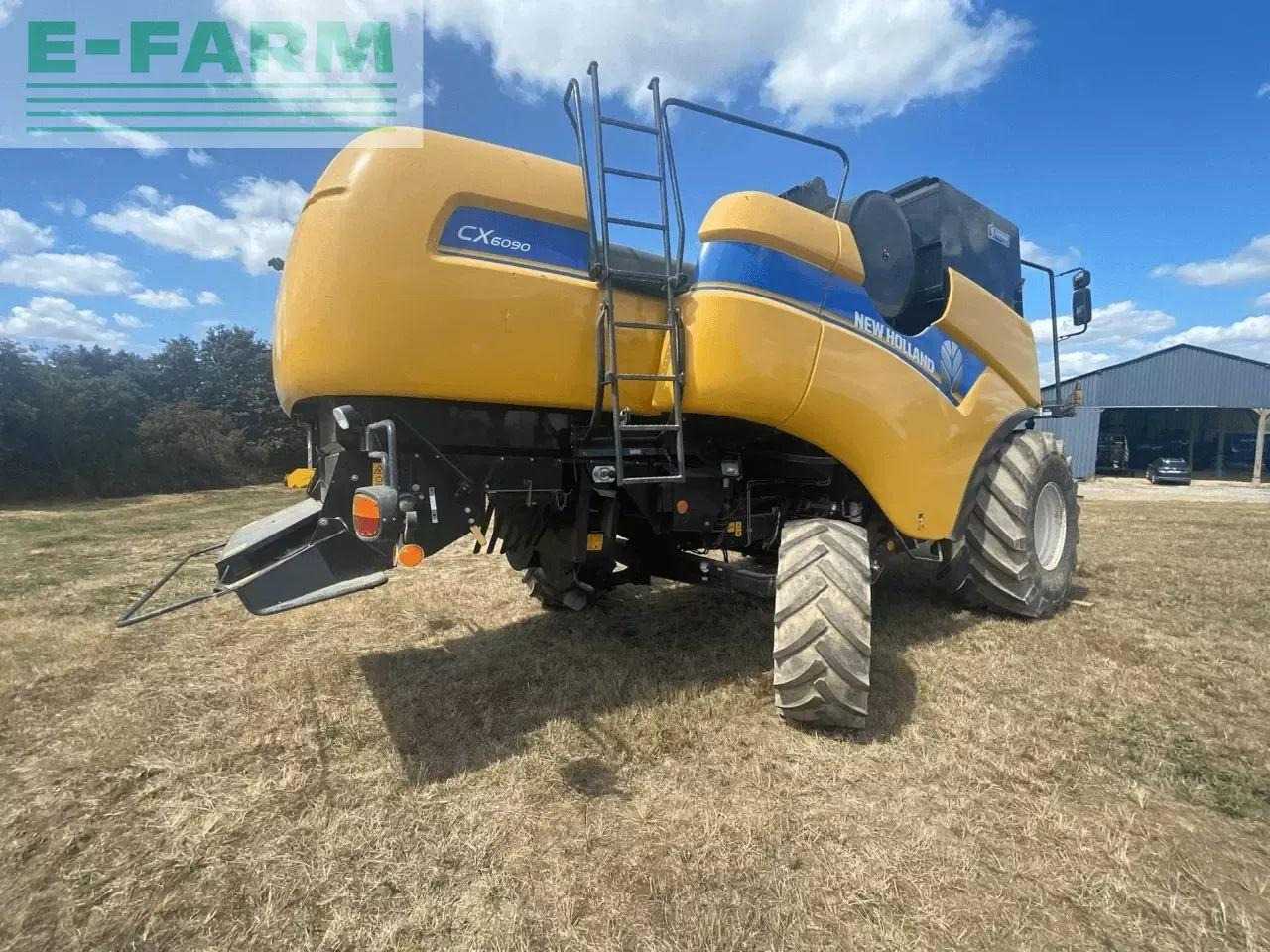 New Holland cx 6090 std - Moissonneuse-batteuse: photos 2 New Holland cx 6090 std - Moissonneuse-batteuse: photos 2