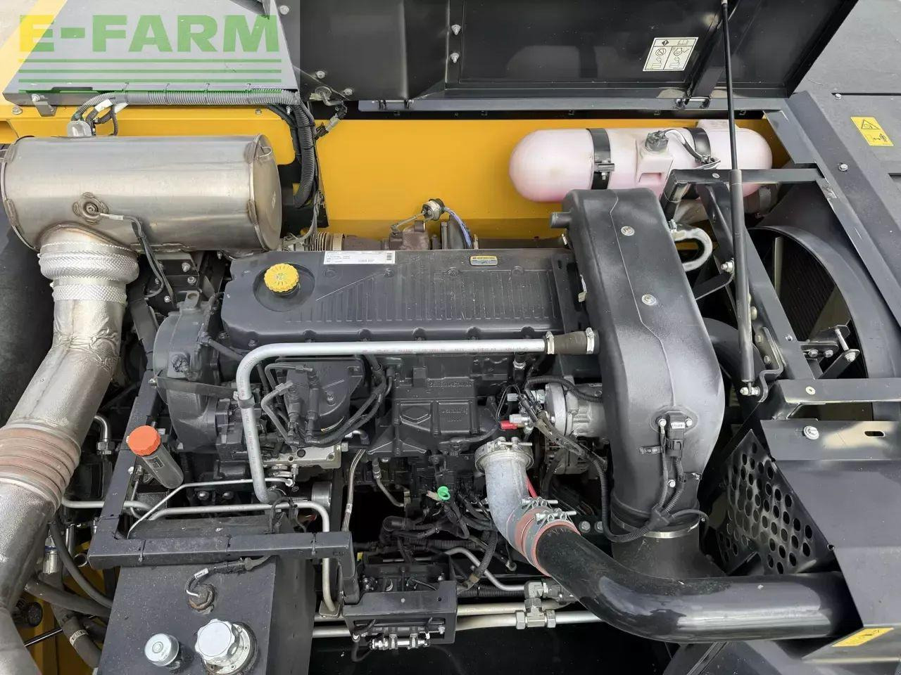 New Holland cx 8.70 - Moissonneuse-batteuse: photos 5 New Holland cx 8.70 - Moissonneuse-batteuse: photos 5