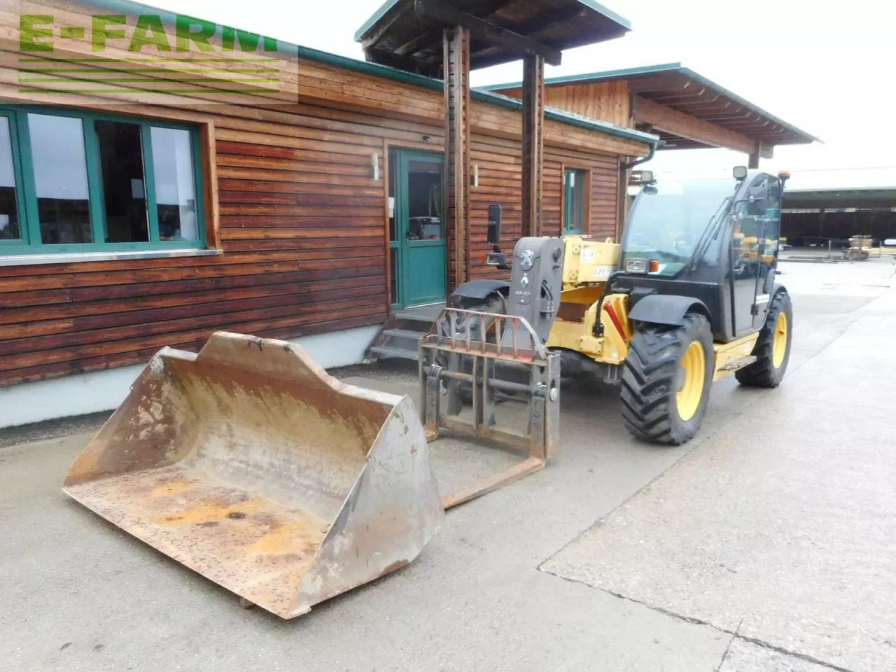 New Holland lm732 mit schaufel und gabel - Chariot télescopique: photos 2 New Holland lm732 mit schaufel und gabel - Chariot télescopique: photos 2