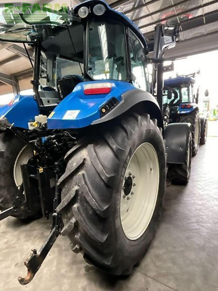 New Holland t 5.105 electro command - Tracteur agricole: photos 4 New Holland t 5.105 electro command - Tracteur agricole: photos 4