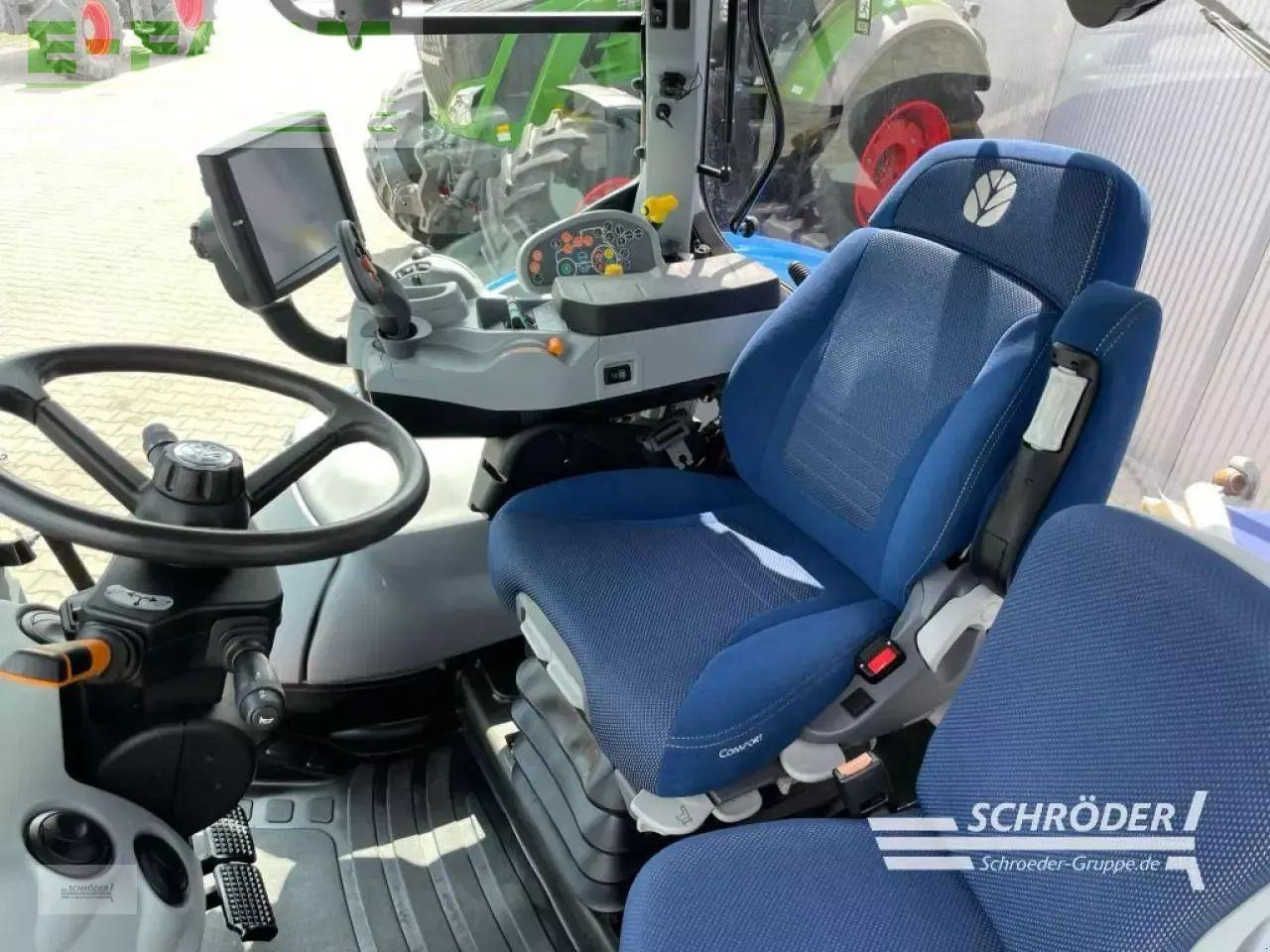 Tracteur agricole New Holland t 7.210: photos 16