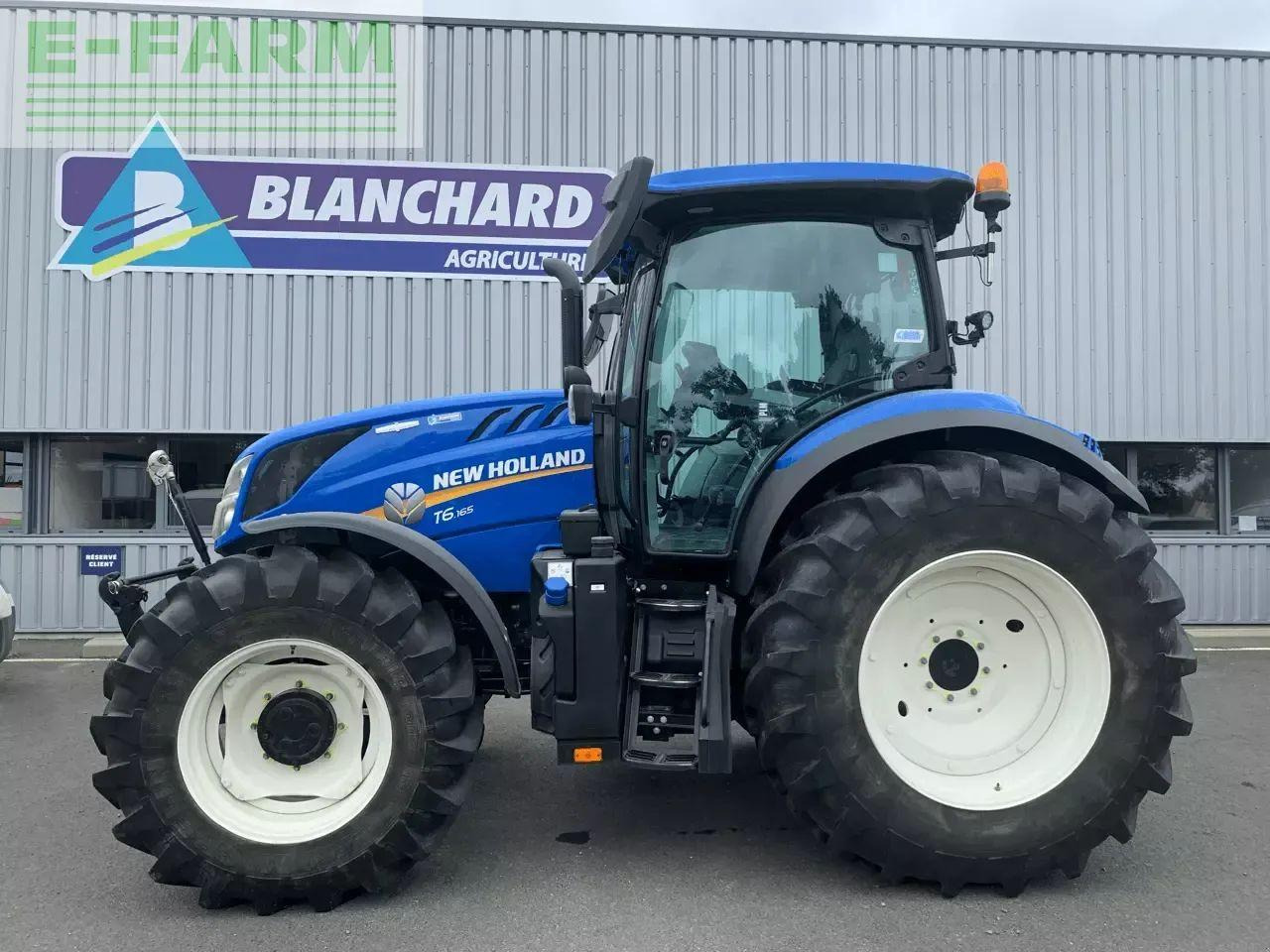 New Holland t6.165 autocommand t4b - Tracteur agricole: photos 1 New Holland t6.165 autocommand t4b - Tracteur agricole: photos 1