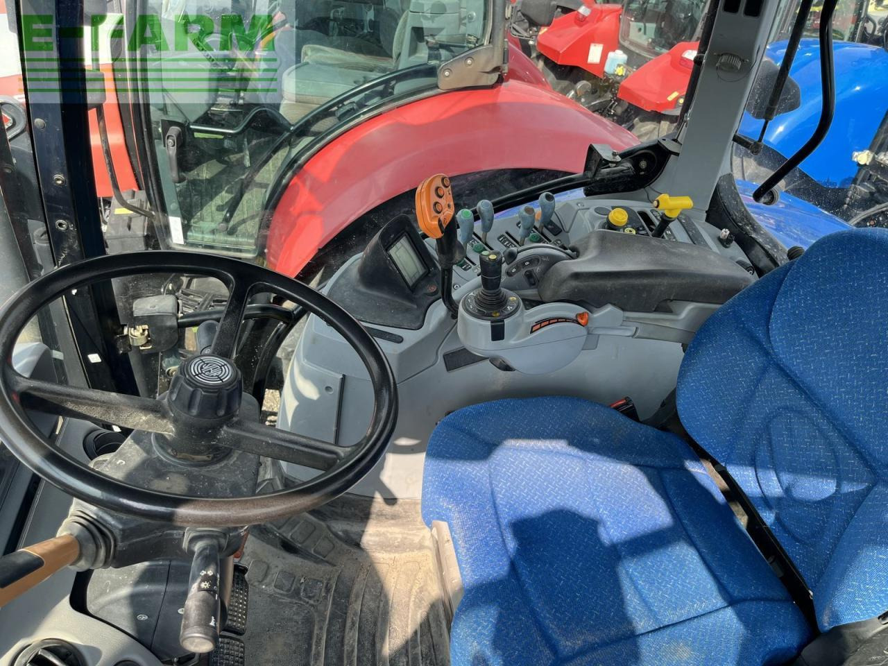 New Holland t6090 range & power command - Tracteur agricole: photos 5 New Holland t6090 range & power command - Tracteur agricole: photos 5