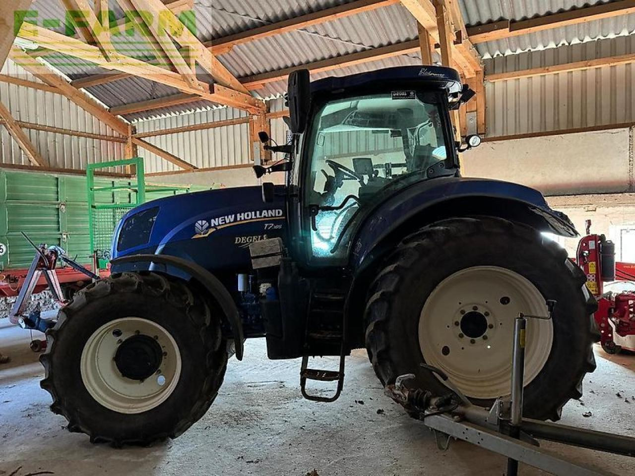 New Holland t7.185 rc - Tracteur agricole: photos 2 New Holland t7.185 rc - Tracteur agricole: photos 2