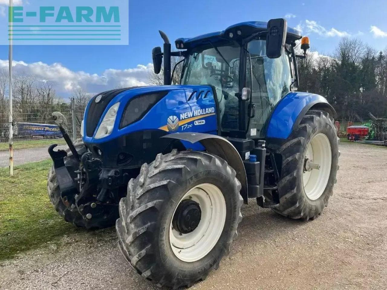 New Holland t7.210 pc classic - Tracteur agricole: photos 1 New Holland t7.210 pc classic - Tracteur agricole: photos 1