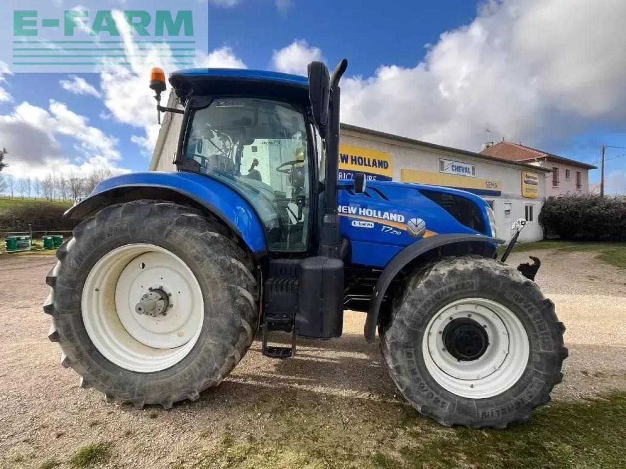 New Holland t7.210 pc classic - Tracteur agricole: photos 5 New Holland t7.210 pc classic - Tracteur agricole: photos 5
