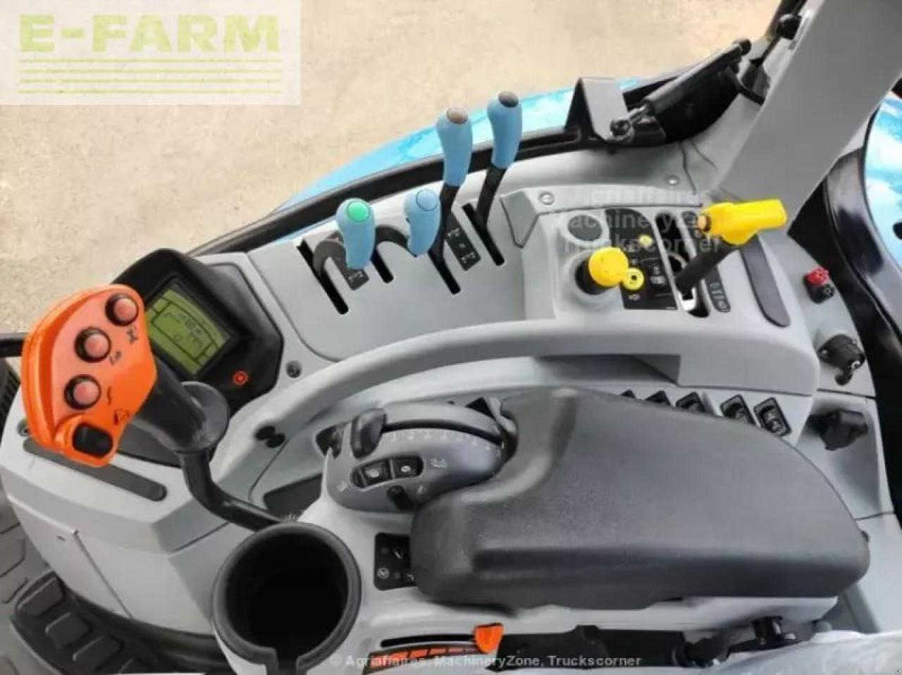 New Holland t7 230 - Tracteur agricole: photos 5 New Holland t7 230 - Tracteur agricole: photos 5