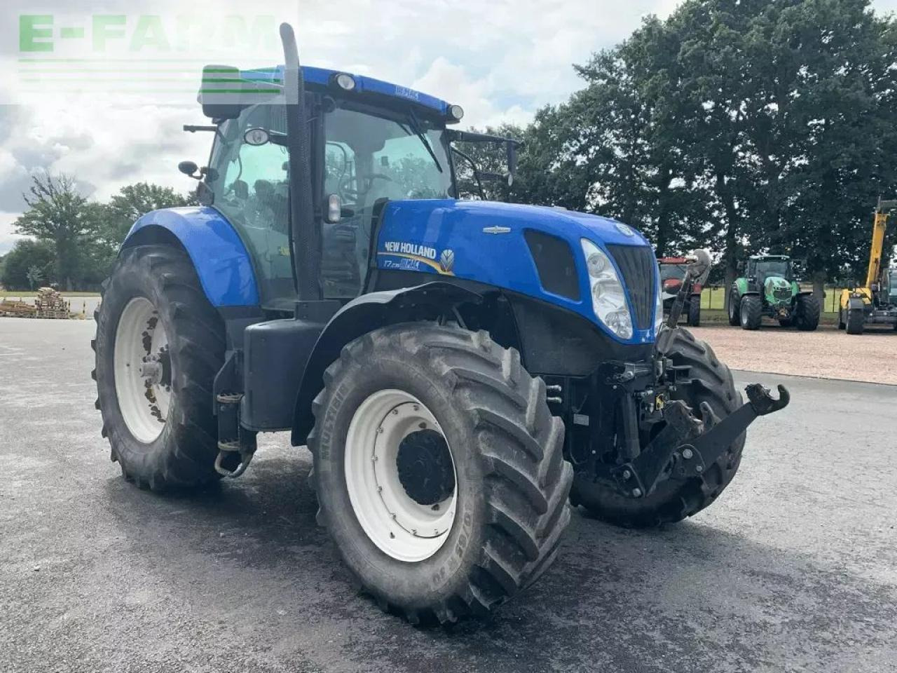 New Holland t7.235 auto command - Tracteur agricole: photos 2 New Holland t7.235 auto command - Tracteur agricole: photos 2