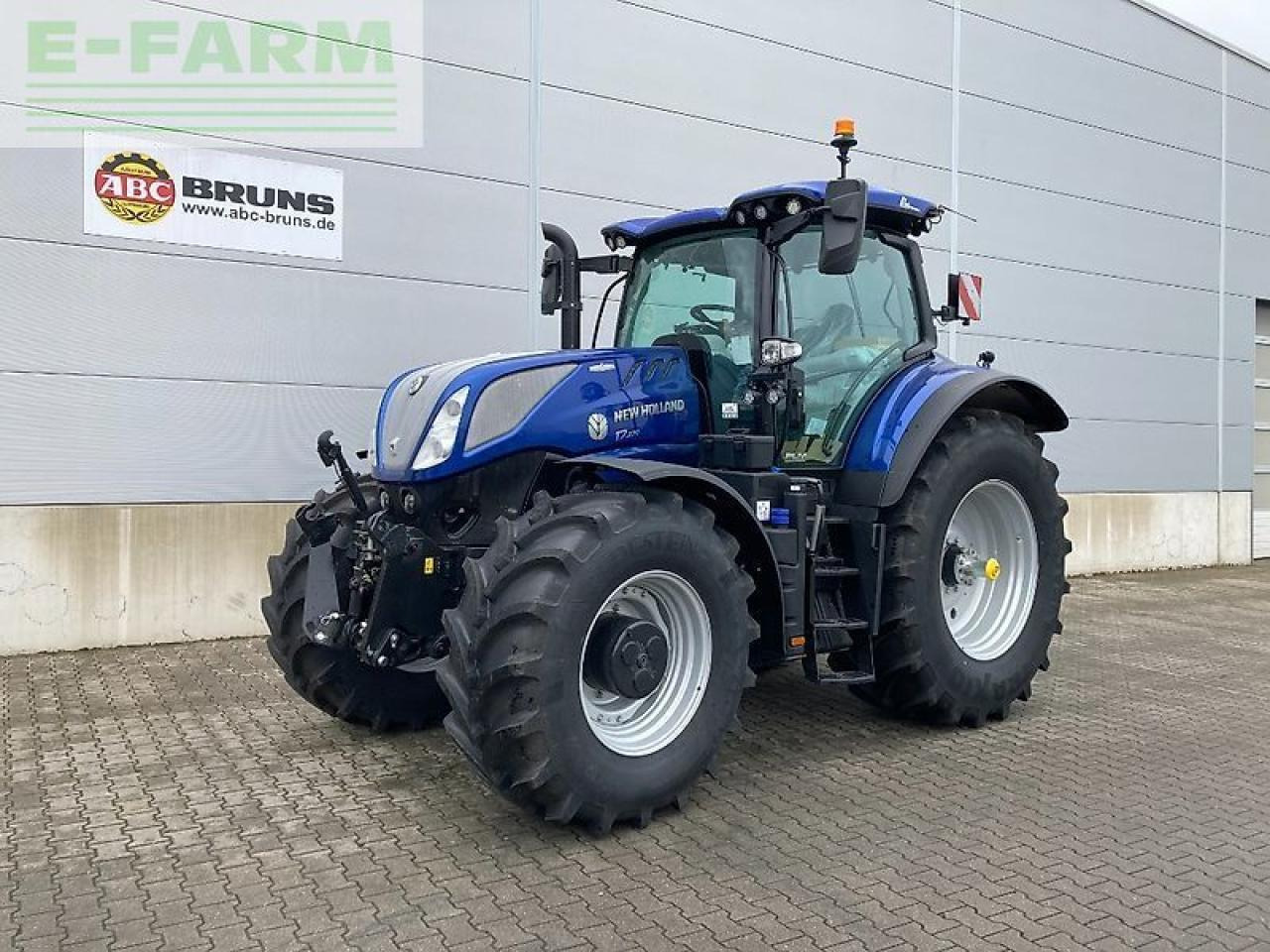 New Holland t7.270 autocommand new gen - Tracteur agricole: photos 1 New Holland t7.270 autocommand new gen - Tracteur agricole: photos 1