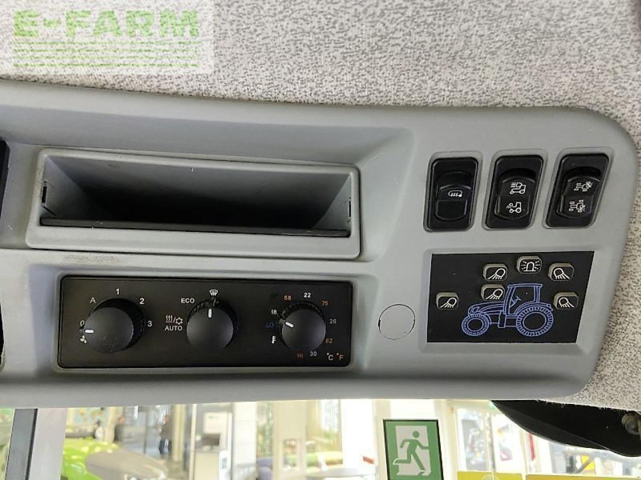 Tracteur agricole New Holland t7.275: photos 17