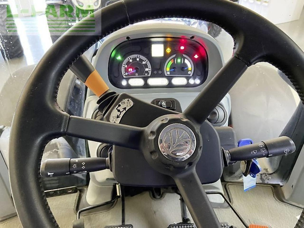 Tracteur agricole New Holland t7.275: photos 22