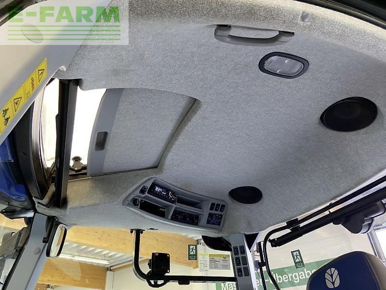 Tracteur agricole New Holland t7.275: photos 11