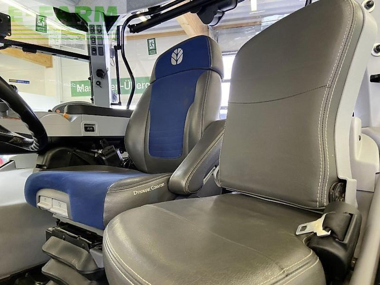 Tracteur agricole New Holland t7.275: photos 10