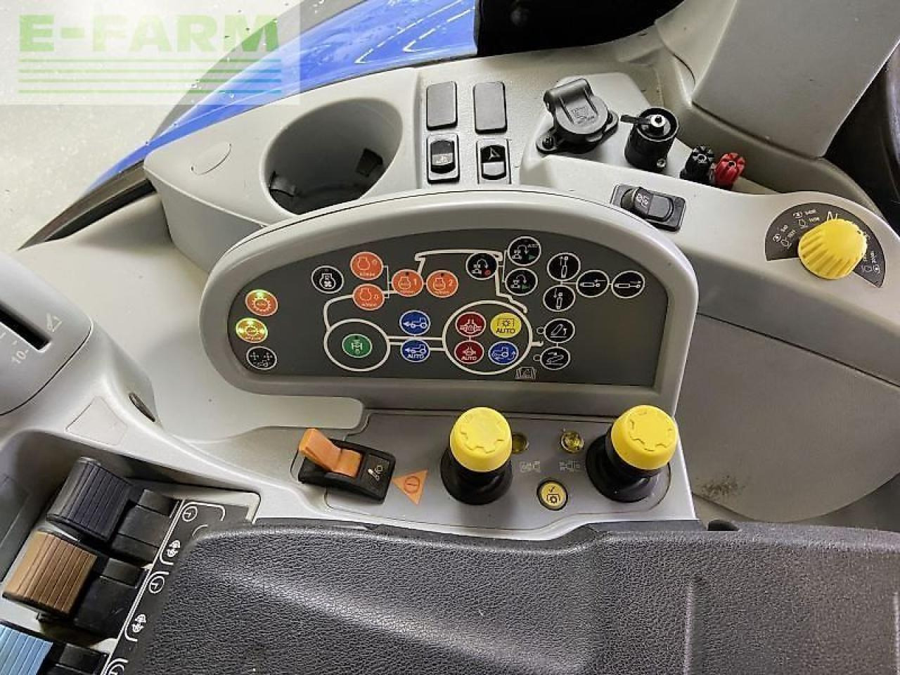 Tracteur agricole New Holland t7.275: photos 15