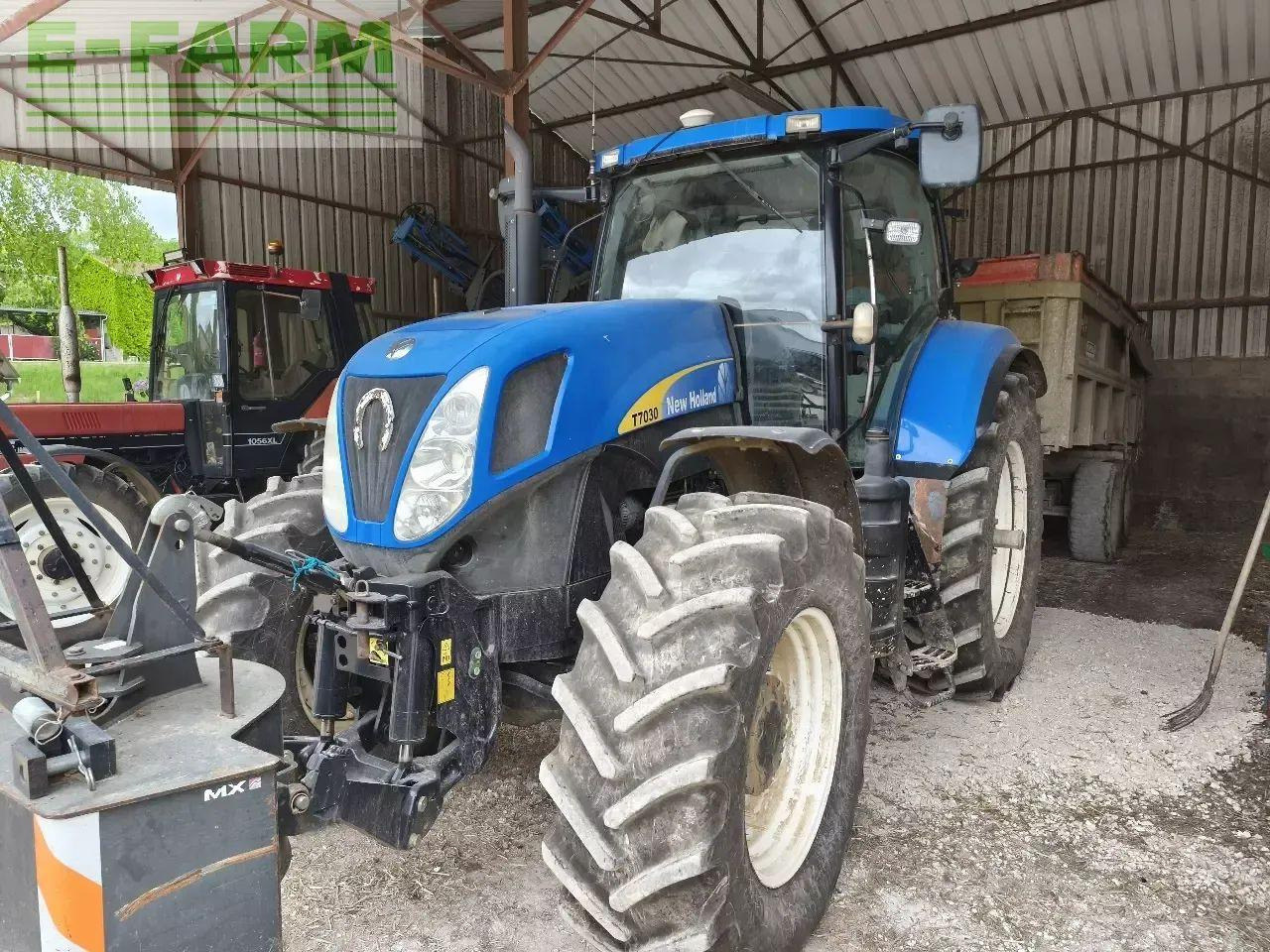 New Holland t7030 - Tracteur agricole: photos 1 New Holland t7030 - Tracteur agricole: photos 1