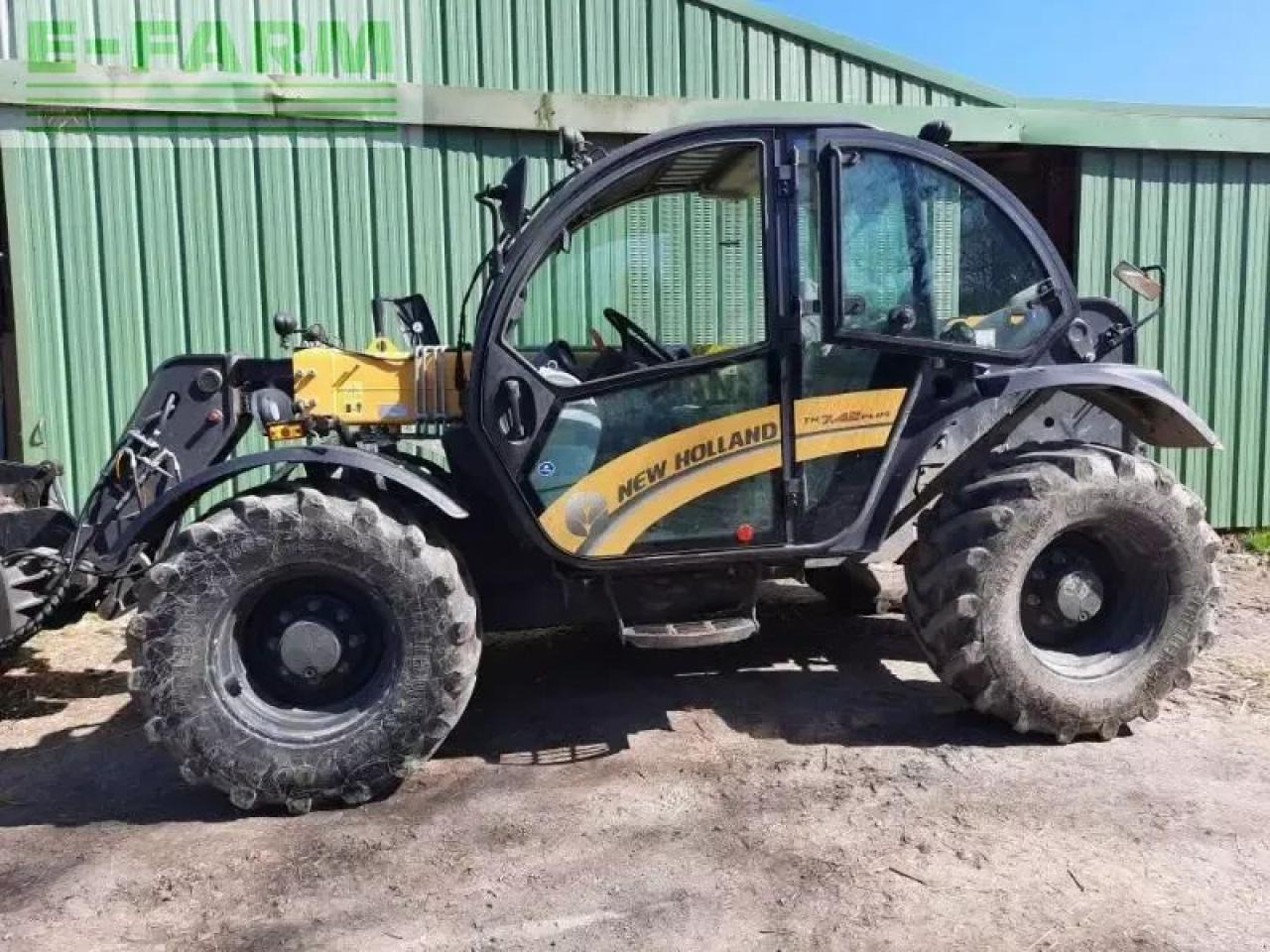 New Holland th7-42 - Chariot télescopique: photos 1 New Holland th7-42 - Chariot télescopique: photos 1