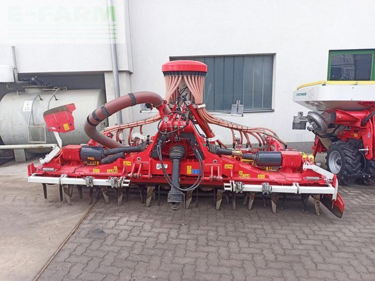 Pöttinger 4 m säkombination pneumatisch klappbar - Combiné de semis: photos 2 Pöttinger 4 m säkombination pneumatisch klappbar - Combiné de semis: photos 2