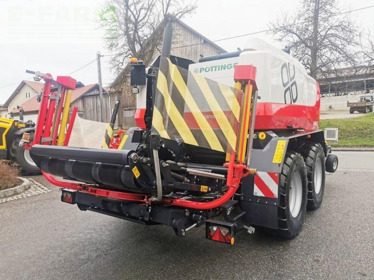 Pöttinger impress 155 vc pro press-wickelkombination - Presse à balles cubiques: photos 4 Pöttinger impress 155 vc pro press-wickelkombination - Presse à balles cubiques: photos 4