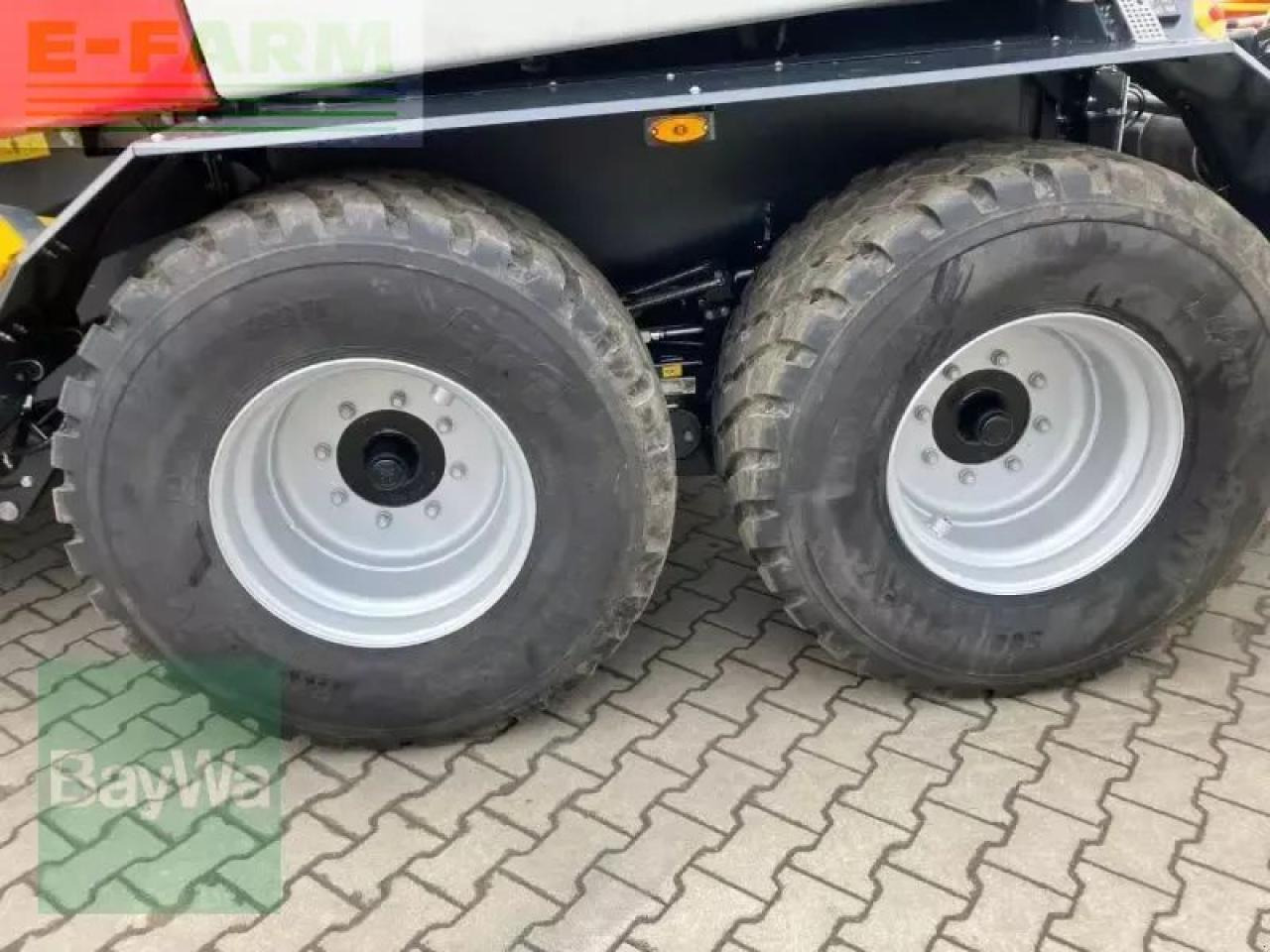 Pöttinger impress 3160 vc pro - Presse à balles cubiques: photos 5 Pöttinger impress 3160 vc pro - Presse à balles cubiques: photos 5