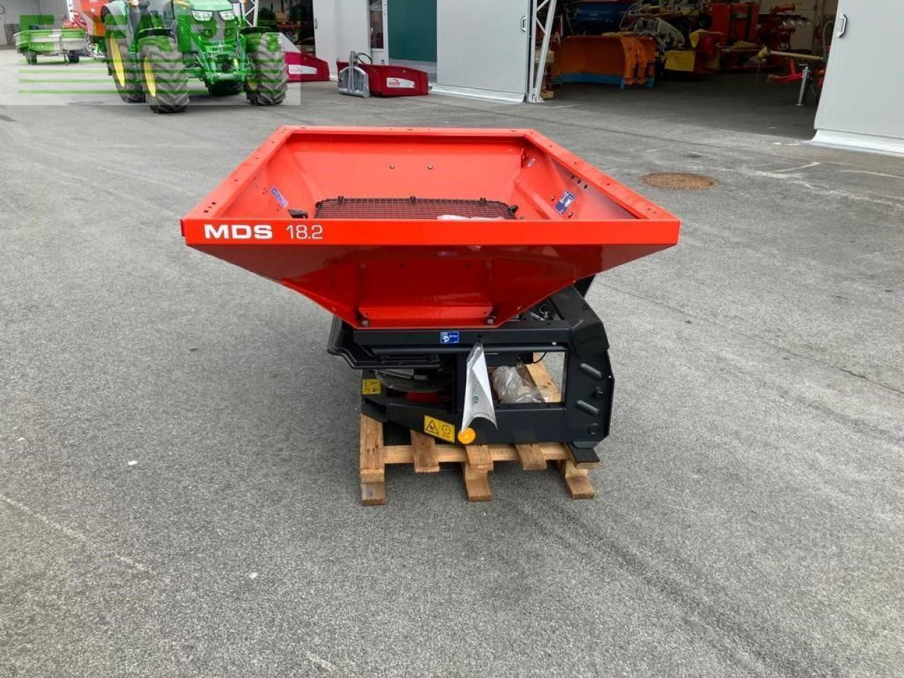 Rauch MDS 18.2 + Qauntron - Distributeur d'engrais: photos 1 Rauch MDS 18.2 + Qauntron - Distributeur d'engrais: photos 1