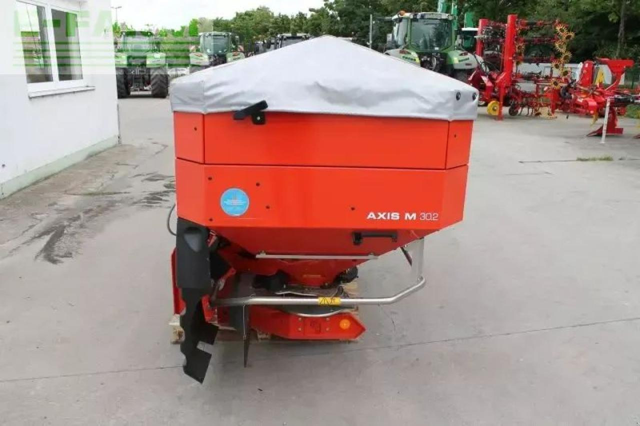 Rauch axis m 30.2 emc+w - Distributeur d'engrais: photos 5 Rauch axis m 30.2 emc+w - Distributeur d'engrais: photos 5