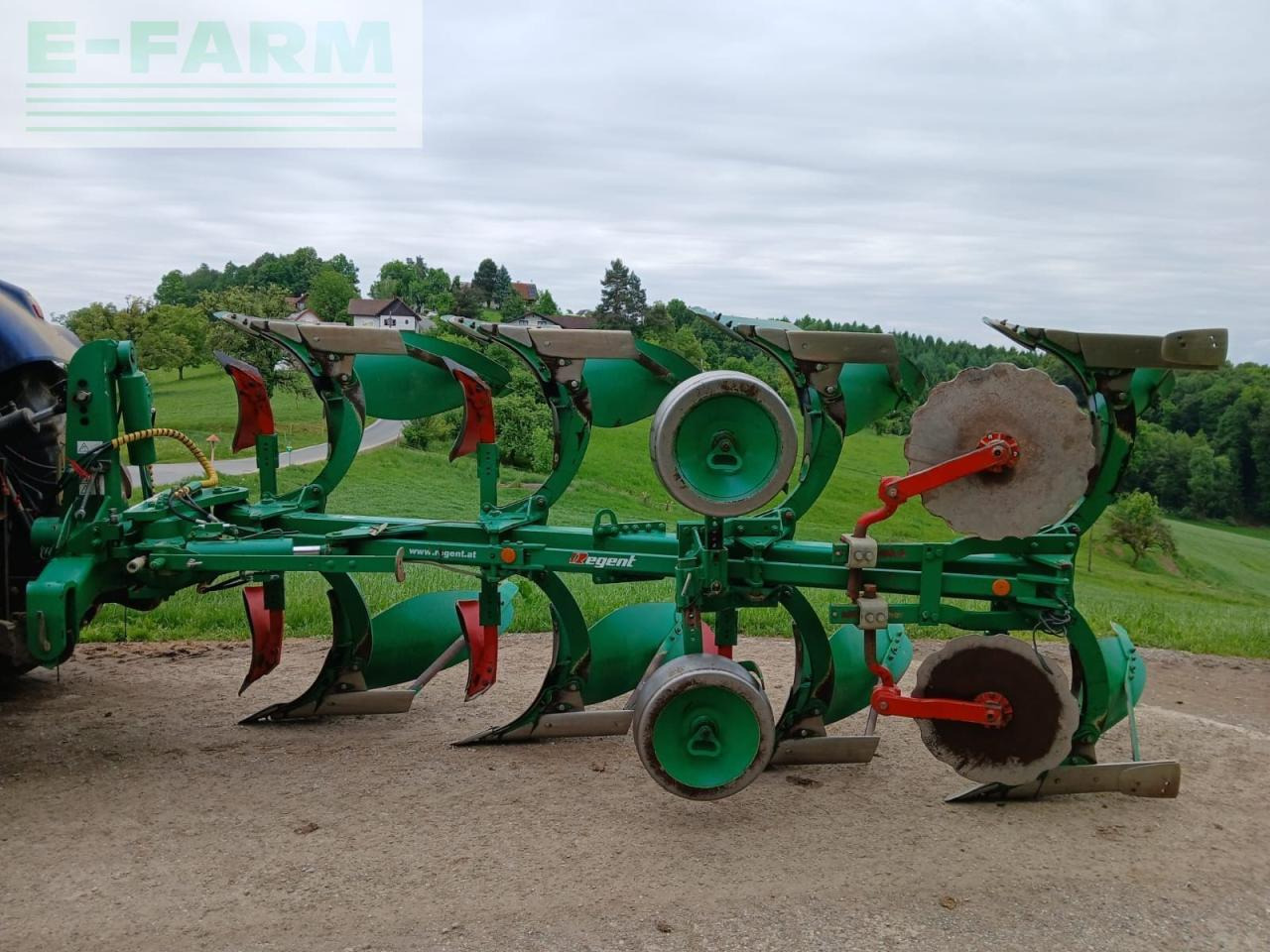 Regent 4 schar pflug - Charrue: photos 1 Regent 4 schar pflug - Charrue: photos 1