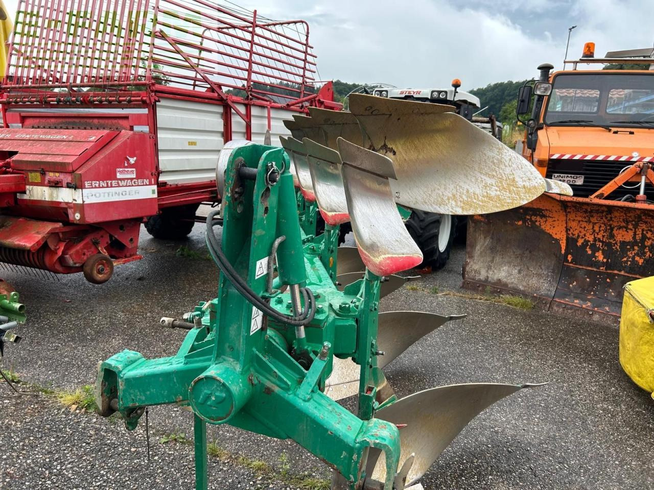 Regent Pflug Megastar 300CX - Charrue: photos 1 Regent Pflug Megastar 300CX - Charrue: photos 1