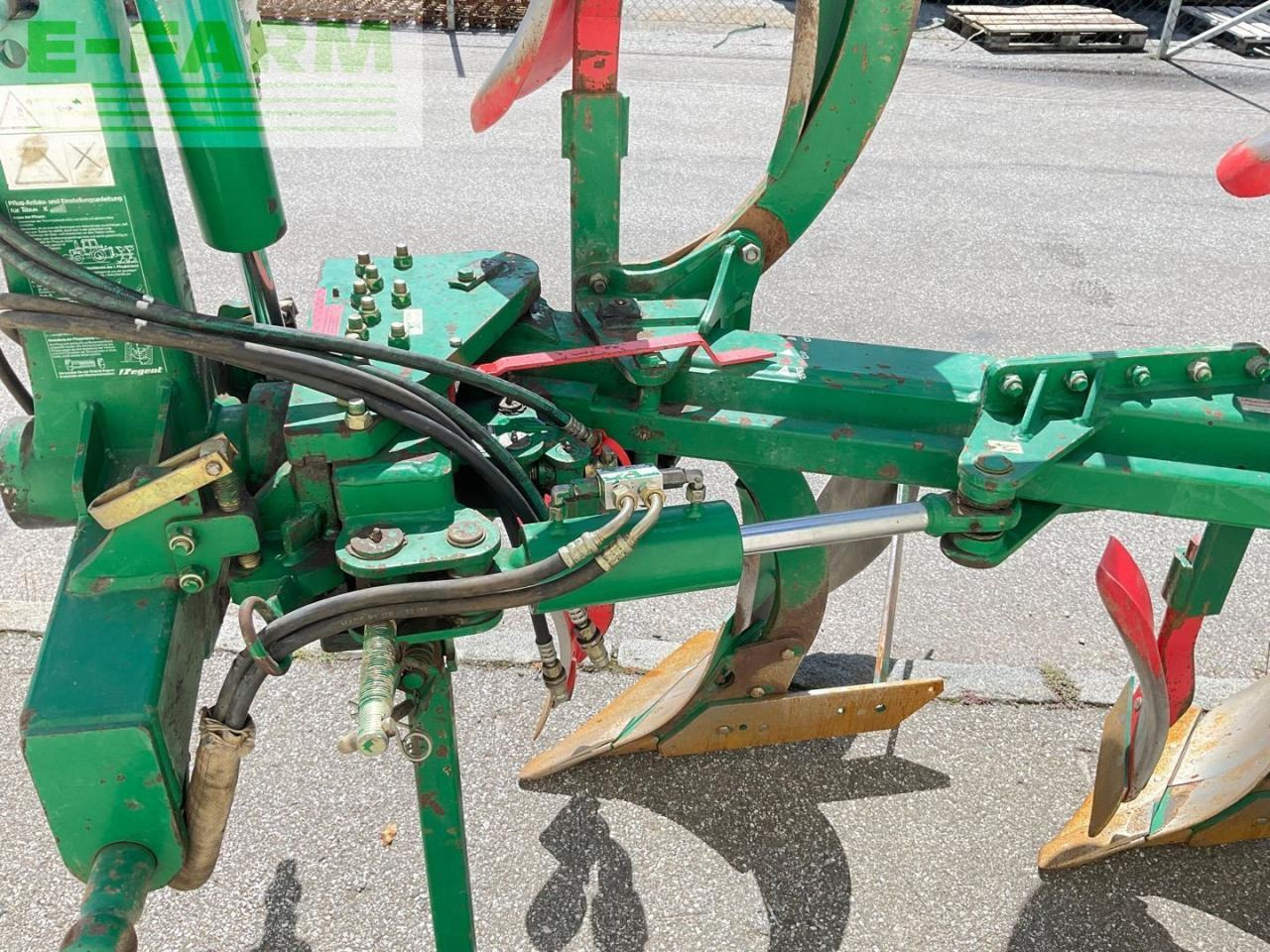 Regent Titan 140 CX - 4sch. - Charrue: photos 4 Regent Titan 140 CX - 4sch. - Charrue: photos 4